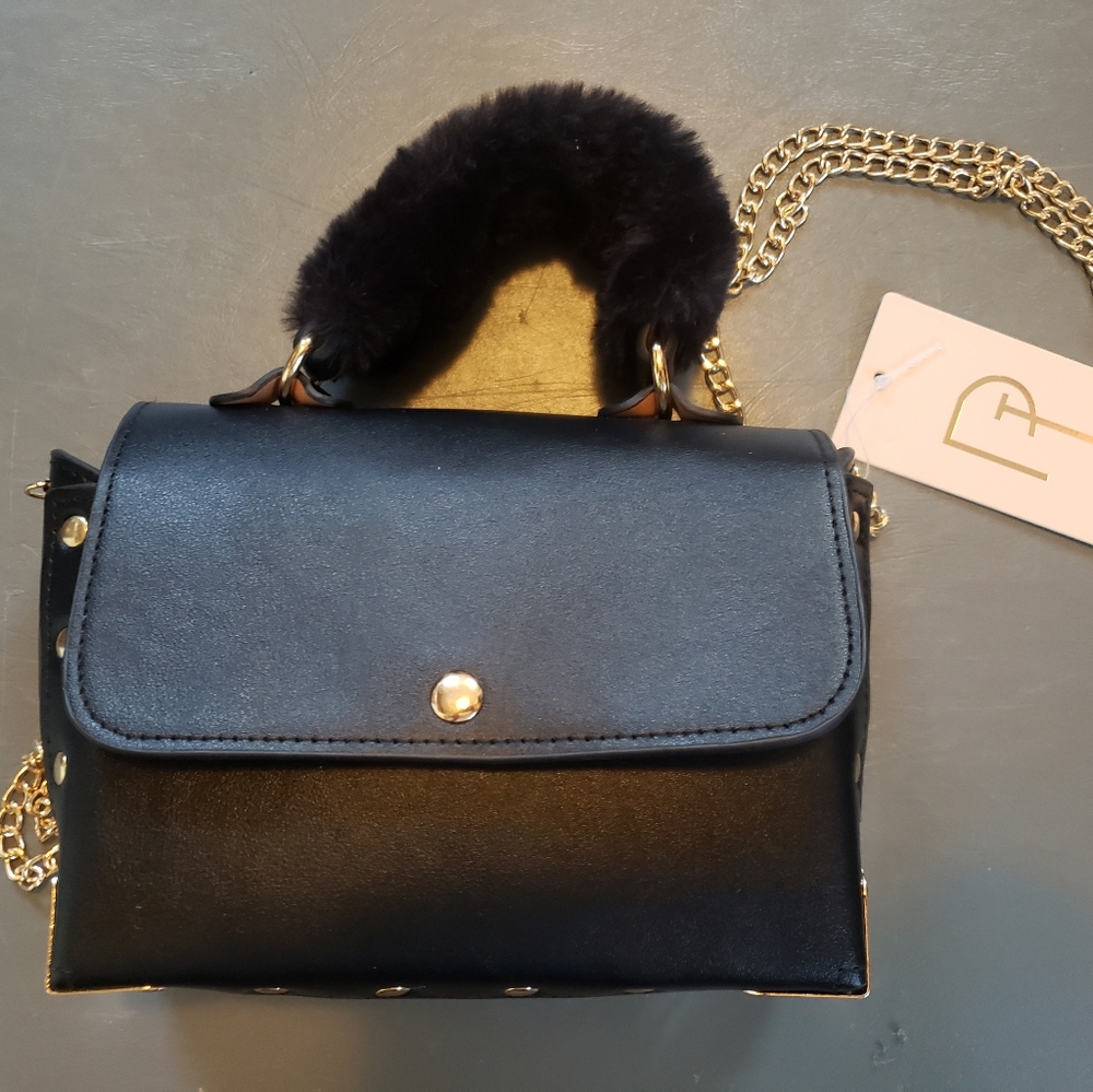 Cross body black pocketbook